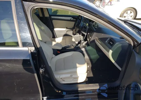 2017 Volkswagen Jetta 1.4T Se z USA, uszkodzony, nr VIN 3VWDB7AJXHM335963